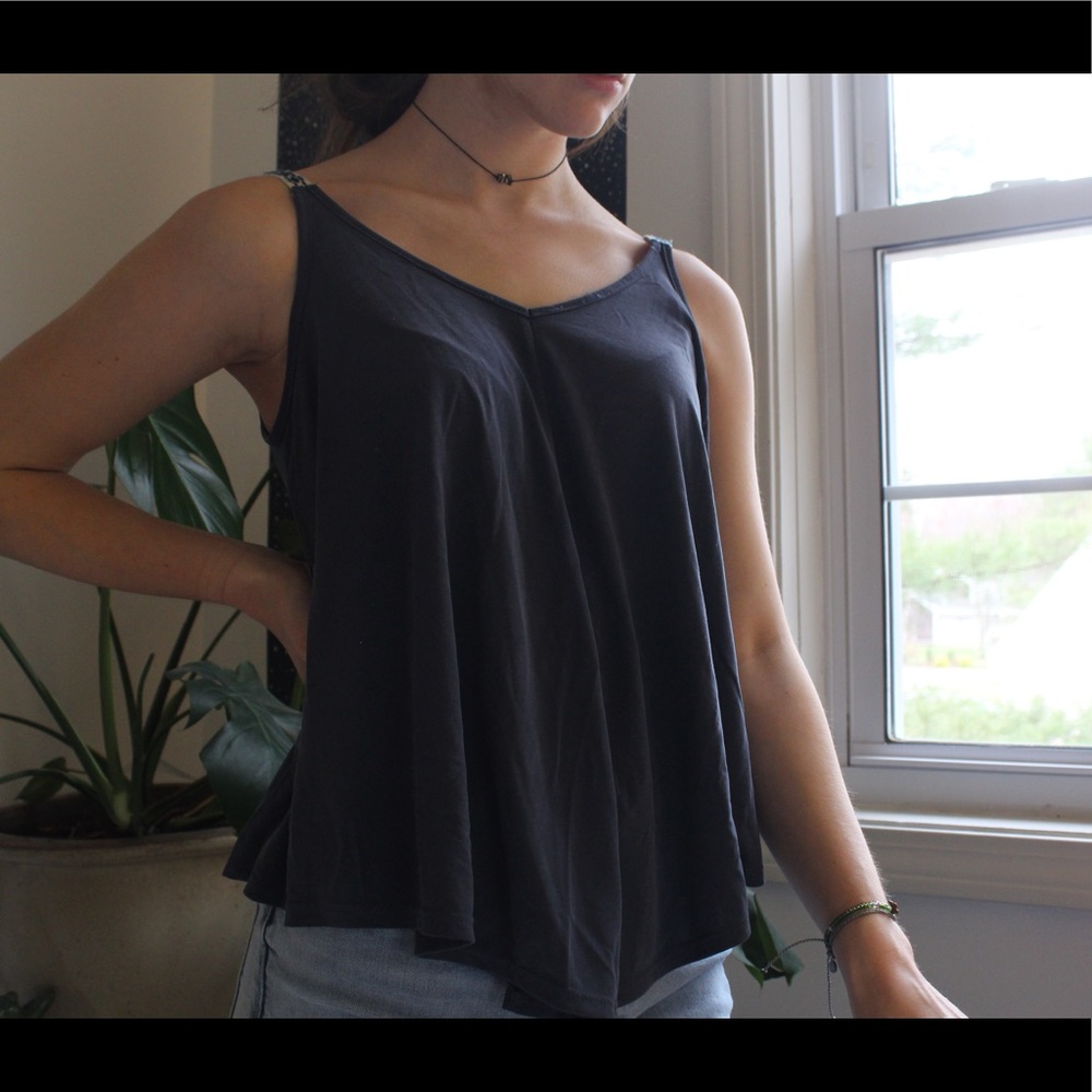 blue tank top